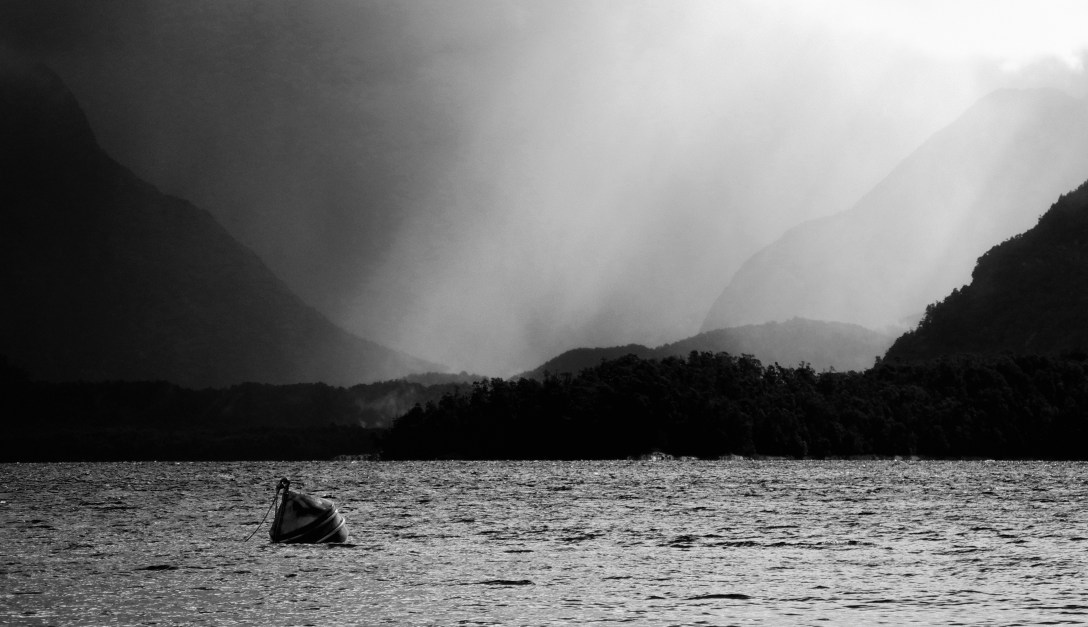 La boya en el Nahuel Huapi, Villa La Angostura, Neuquén, Argentina