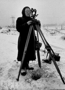 Mujer midiendo