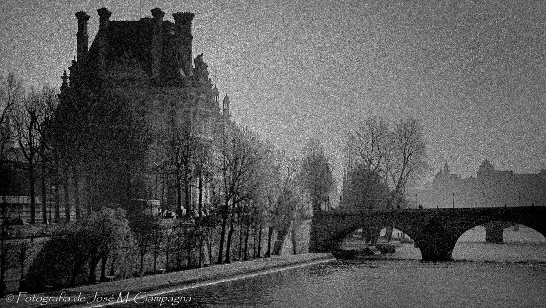 Louvre+Sena, París, Francia
